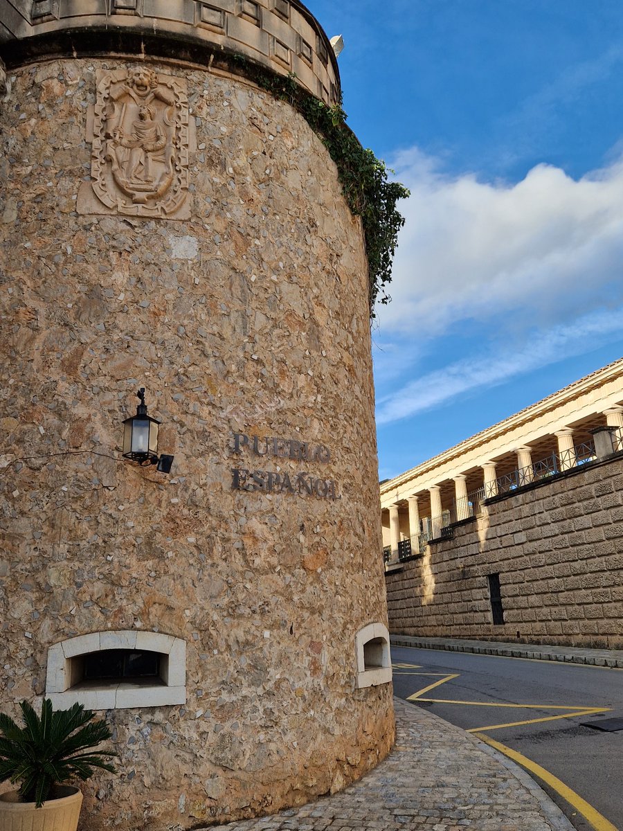 ForgeValleyMFL's tweet photo. Hoy empezamos en Pueblo Español, y hacemos una búsqueda del tesoro. ¿Quién va a ganar? ¡Hay premios! #ForgeOnTour https://t.co/8Md0qvykXg