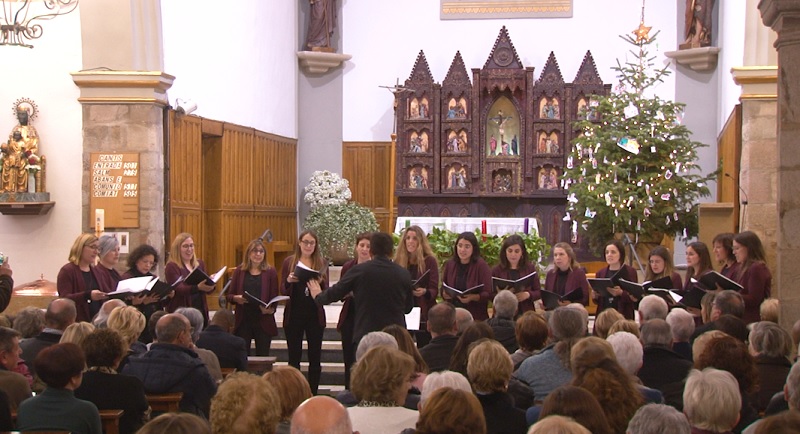 Nova edició del Concert de Nadal a Sant Hilari Sacalm

Aquest diumenge ha tingut lloc el concert de Nadal de Sant Hilari Sacalm, un esdeveniment que ja ha esdevingut tradició en les activitats nadalenques.

LA SELVA TV: laselvatv.cat/?p=1645

YOUTUBE: youtu.be/Ax2Dg33LLI8