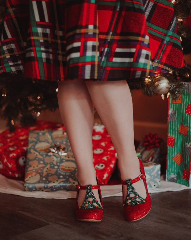 IrregularChoice's tweet photo. It's time for a great big Christmas #fanregram !! We're blown away by all the beautiful holiday photos you've been tagging us in! Only five more sleeps!! 🎅🎄

Christmas Cuties:
@angelitasorensen
@southerncaliforniabelle
@motherchristmasuk
@mightyjune https://t.co/WIqmYrmjLO