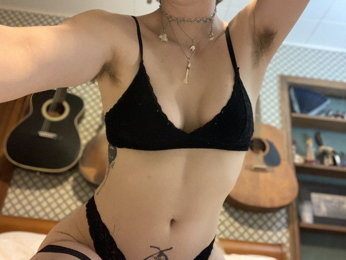 jacquelyn_jude's tweet photo. I’m a bit obsessed with this necklace from my last shoot that my housemate made. 

https://t.co/jflwQcOtIU

#sellingcontent #freeonlyfans #onlyfansqueer #transmasc #onlyfansfree #genderqueer #gayonlyfans https://t.co/ikymxzQYnh