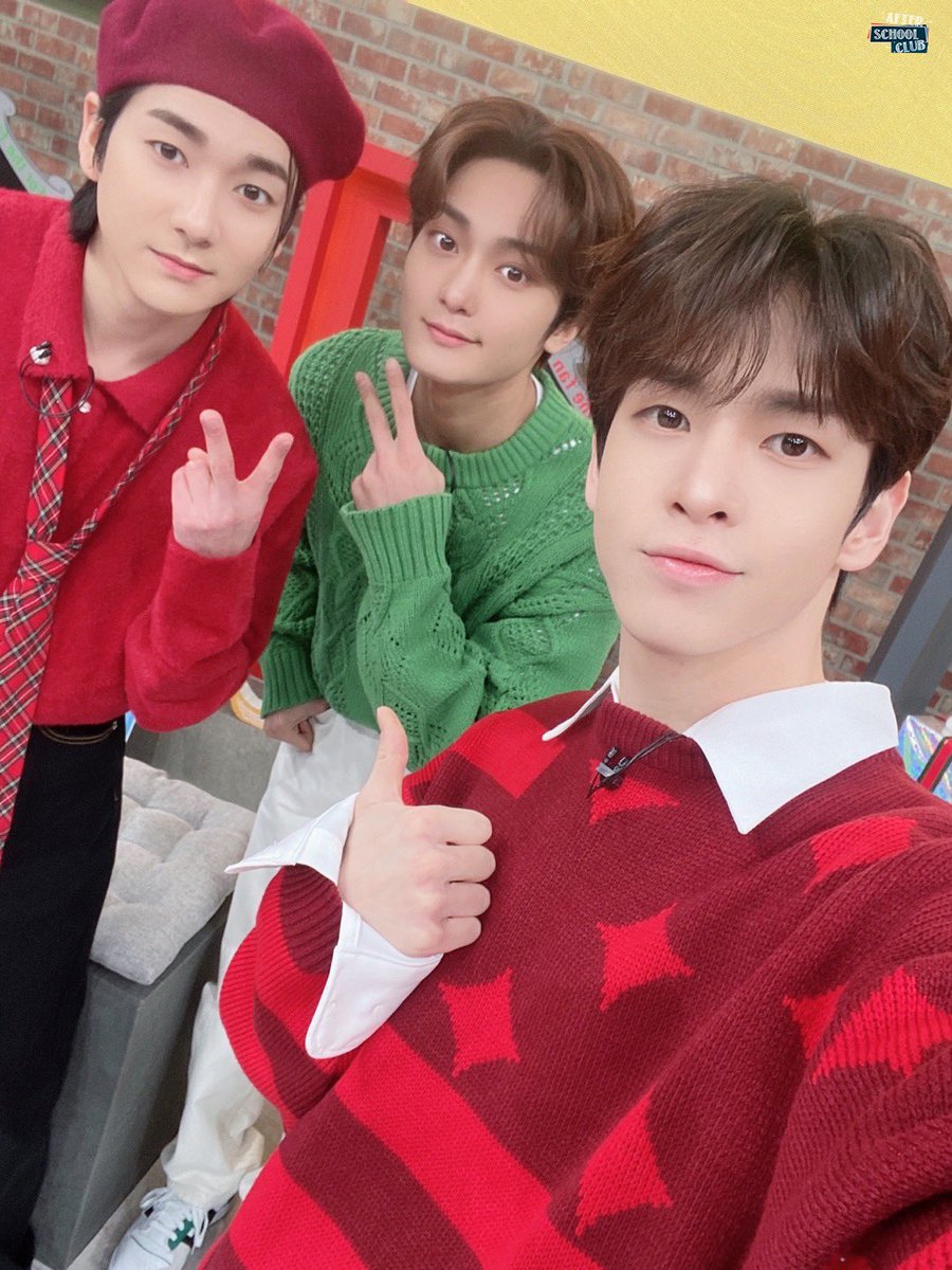 arirang_ASC's tweet photo. [MC]
⠀
아론, 앨런 그리고 태영과 함께한
미리 크리스마스 특집🎄✨
엠씨즈가 전해준 따뜻한 마음으로
모두 행복한 크리스마스 보내길 바라요🤍
그럼 우리는
다음 주 🎊MC 스페셜🎊로 만나요!
⠀
@ 🐶 @CRAVITYstarship https://t.co/t81tViSfiY