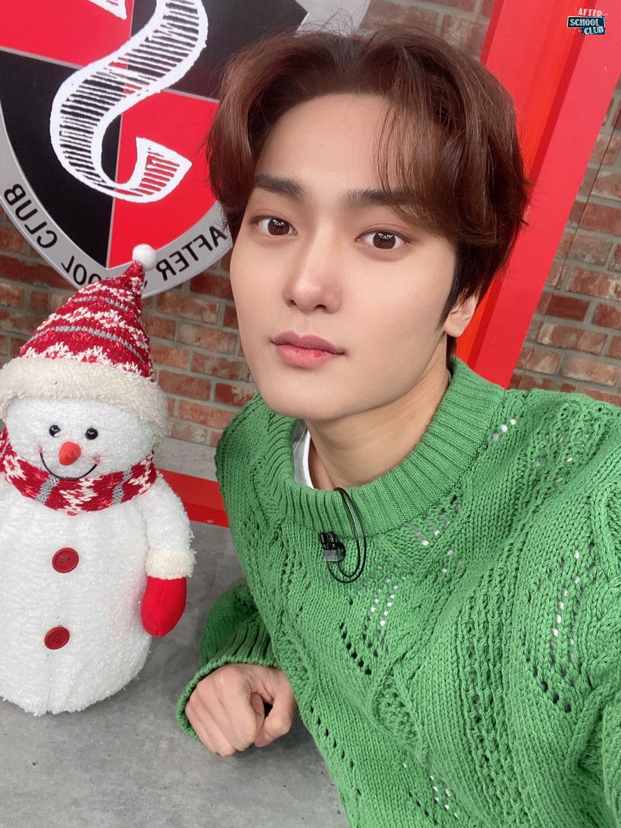 arirang_ASC's tweet photo. [MC]
⠀
아론, 앨런 그리고 태영과 함께한
미리 크리스마스 특집🎄✨
엠씨즈가 전해준 따뜻한 마음으로
모두 행복한 크리스마스 보내길 바라요🤍
그럼 우리는
다음 주 🎊MC 스페셜🎊로 만나요!
⠀
@ 🐶 @CRAVITYstarship https://t.co/t81tViSfiY