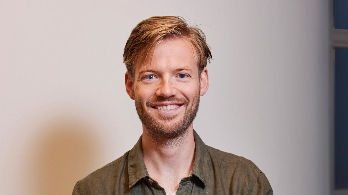 Graag stellen we onze nieuwe collega Koen Klouwen voor. Vanuit zijn brede ervaring met het doen van onderzoek en advisering in het woondomein, kijkt hij met een brede blik naar de grote maatschappelijke en ruimtelijke opgaven.

Maak kennis met Koen 👉
ruimtevolk.nl/2022/even-voor…