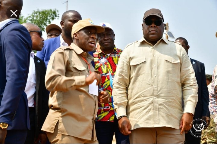 rdcmonde_mag's tweet photo. #RDC: @fatshi13 va t-il #sanctionner ? À l'occasion de sa visite de travail à #Mbandaka, @fatshi13 va #inspecter les différents travaux amorcés à l'Equateur, taraudé par une crise socio-économique et politique.
@LukondeSama @DanielOkitoA @etafeliko @bembajp @GuyLoando_ https://t.co/g8VTVRj4y4