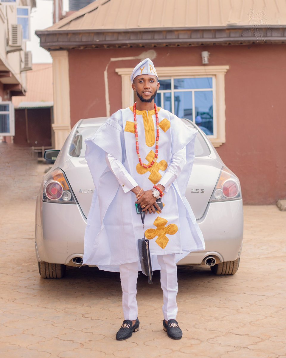 melanindami's tweet photo. December 17th
Alhamdulilah robil al amin
They finally exchanged me with yam😂😂
It’s been a great journey and it’s about to be the greatest one💯💯
THE ADESANU’S
thank you Twitter #WeMetOnTwitter https://t.co/8IxrtFT37n