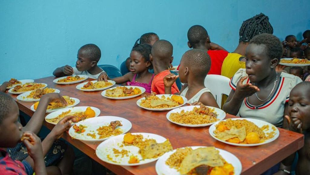 BBQsmackdownug's tweet photo. Tomorrow we will be spreading  some love and hope by feeding less previlaged families in Kinawataka. You can join us to support the Food Bank, with your food donation or cash. Let's make a difference in some people's lives, the year has not been easy for many. https://t.co/SweYJu7b5E