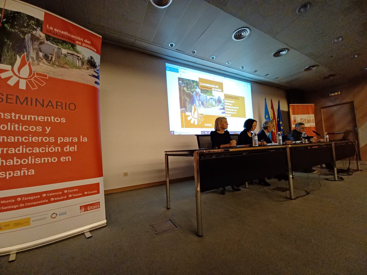 Amparo Antuña, de la Federación Asturiana de Concejos, alude a la necesidad de reforzar la coordinación para seguir avanzando en la eliminación del #chabolismo.
