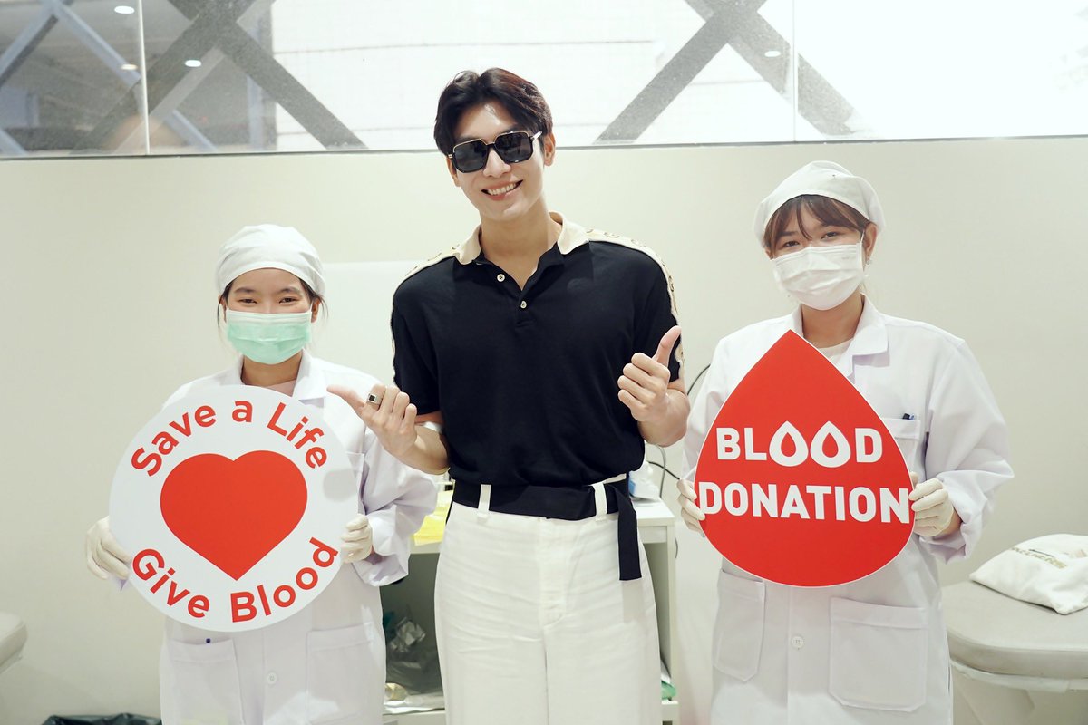 zoomdara_online's tweet photo. “มิว ศุภศิษฏ์” ชวนแฟน ๆ ส่งต่อความสุข ด้วยการบริจาคโลหิตในโครงการ “THE GREAT HAPPY BLOOD DONATION”

อ่านข่าวเพิ่มเติม 👉🏻 https://t.co/LBqNr9CaOt

#MEWxBloodDonation #HAPPYBLOODDONATIONxMEWSUPPASIT #MewSuppasit #มิวศุภศิษฏ์
#GIVEBLOODxMSS #zoomdara https://t.co/CcfHxVgGl6