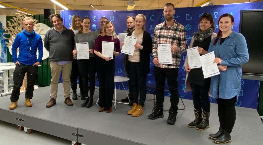 Syksyn 2022 ohjaajakoulutus, Ohjauksen kivijalka, päättyi eilen tilaisuuteen, jossa osallistujat avasivat Ohjauksen "aloituskädet" tehtävällä ohjauskäytäntöjä -ja filosofiaansa. Kouluttajina PKurttila ja KMarjamaa, vierailevina asiantuntijoina ELeskisenoja ja RVälitalo #enorssi