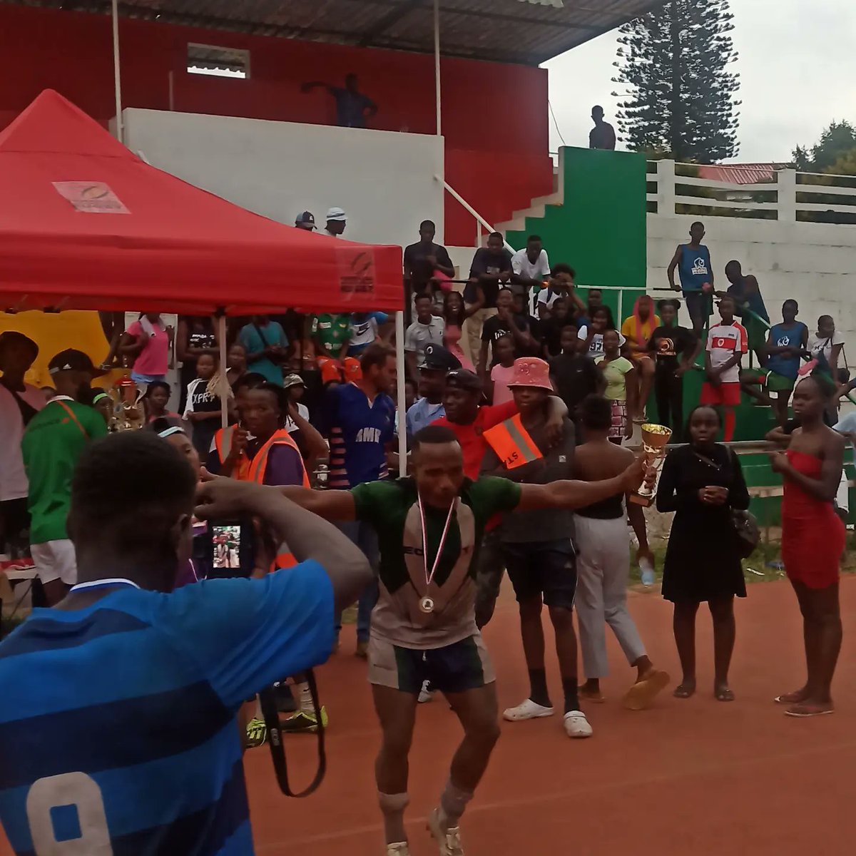 WarriorsRugbyLS's tweet photo. Our boys &amp; girls understood the assignment &amp; brought home the gold!🥇 They represented the country very well in Maputo at the Khans'icala rugby 7s tournament 2022... Defended and retained the trophy successfully 🔥🏉

#Stallions
#Likatola
#khansicalasevens2022 
#LesothoRugby https://t.co/6jbYkiEnzE