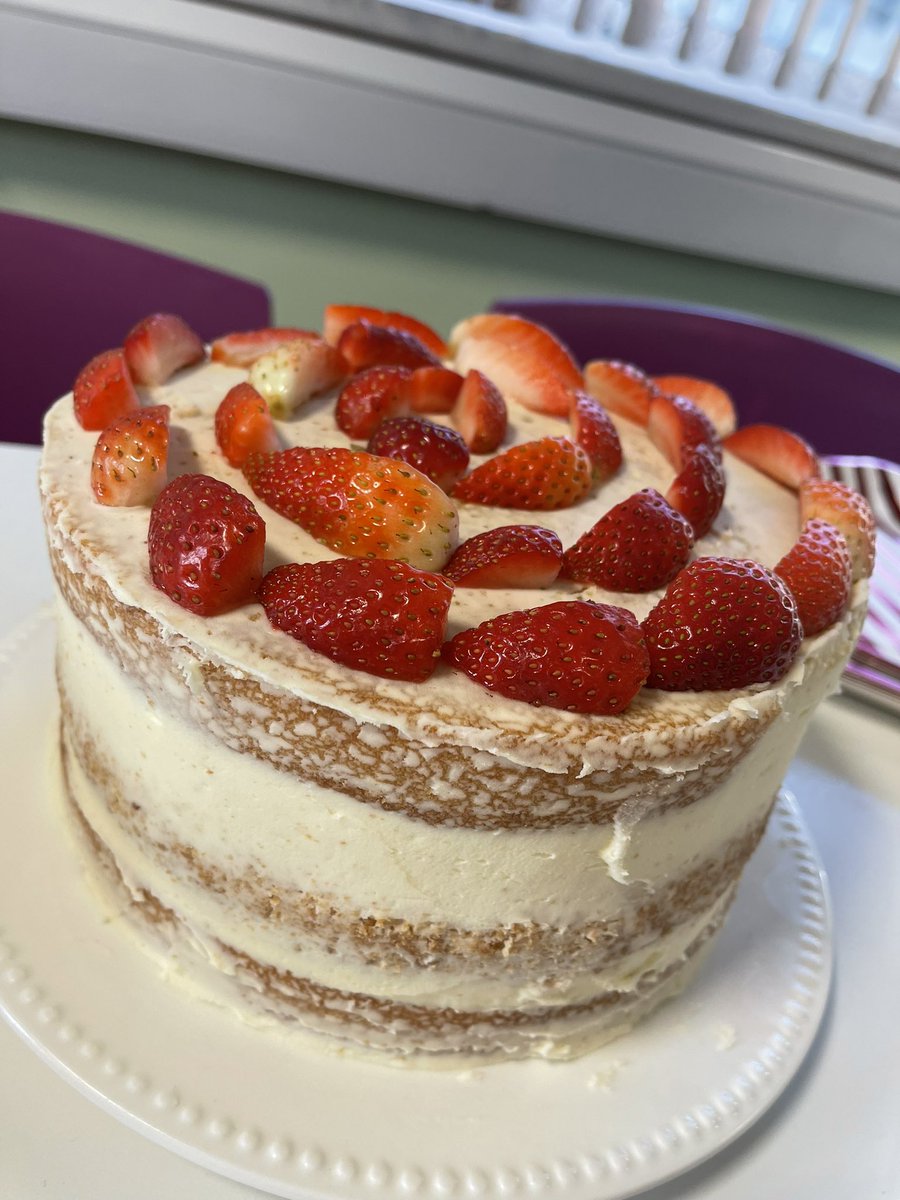 AsdBaseCHS's tweet photo. Look how delicious these cakes look! Come and get your slice before they all go #coffeemorning #christmas #cakes #ASD #ASDBase #CHS https://t.co/1poeZyPx9I