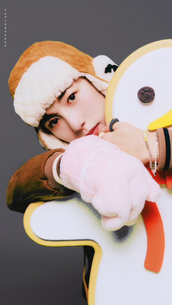 renjunbase's tweet photo. CHINN AKU MAU CERITA!! Jadi kan aku pake LS renjun! Yang ini. terus ada ponakan ku gak sengaja liat LS ku, terus dia nyeletuk "ini dedek bayi siapa" 😭 renjun dipanggil bayi sama anak kecil umur 4 tahun 😭 https://t.co/SpLm4xdVVi