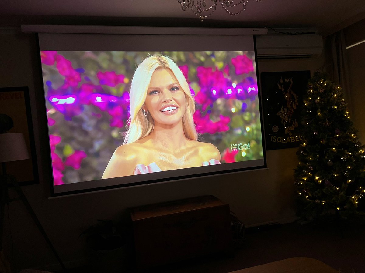 Nothing better than <a href="/sophiemonk/">Sophie Monk</a> with a grand finale smile! Who will win <a href="/LoveIslandAU/">Love Island Australia</a> 2022? It’s time to vote. ❤️🏝 9now.nine.com.au/love-island-au… <a href="/AlexMavroidakis/">Alex Mavroidakis</a> <a href="/itvstudiosaus/">ITV Studios Australia</a> <a href="/Channel9/">Channel9</a>
