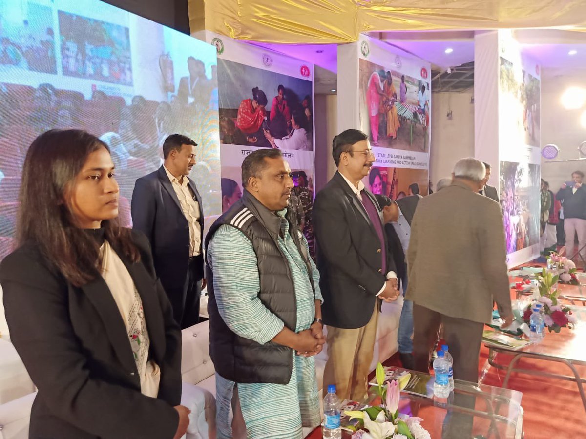 EkjutIndia's tweet photo. State Level PLA conclave 2022:
Moment to Cherish- State wide Scale up of evidence-based Participatory Learning &Action(PLA)meetings&Home Visits for maternal,child health &nutrition,> 30,000 villages &hamlets in #Jharkhand 24 districts
#SurviveThriveTransform #NHSRC @MoHFW_INDIA https://t.co/VRXigqLLaK