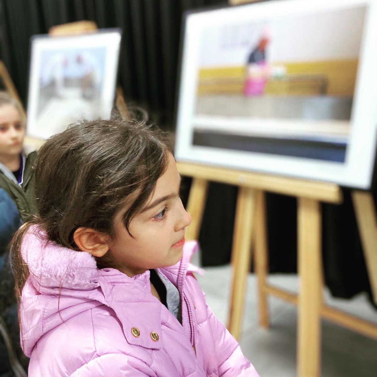 platinakademi's tweet photo. İngilizce öğretmenimiz Mustafa Korkmaz’ın da fotoğrafının sergilendiği, EFOD’un hazırladığı “Edirne Peyniri” sergi gezimiz… 📷🎞️ @edirne_efod
.
.
#efod #sergi #gezi #fotoğraf #edirne #edirnepeyniri #platinakademi #platinakademi #platinakademiilkokulu #platinkids #beststartpoint https://t.co/3xOEncaVic
