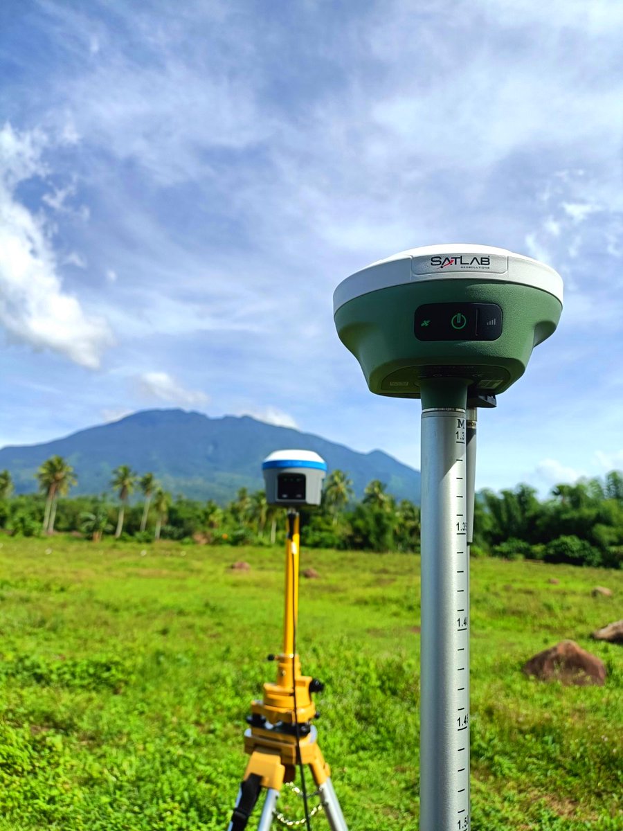satlabglobal's tweet photo. #TR7 and #Freyja at Naga, Philippines.
- Lightweight but full functionality
- Setting out easily
- improving stakeout efficiency
👉https://t.co/GGeII7wDqk https://t.co/8H3dcf7RMq