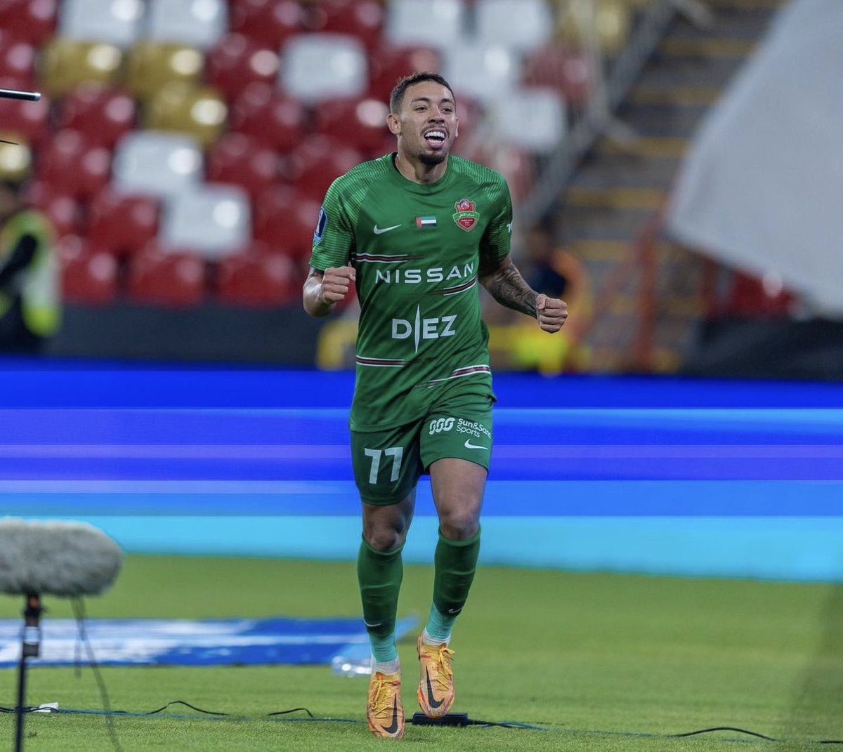 Seja forte, a vida exige isso de você. 💪🏽🙏🏼❤️‍🔥💚