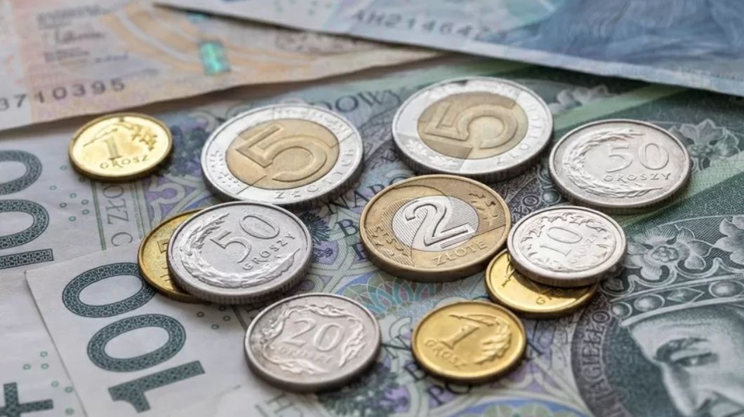 Pożyczki pozabankowe niestety biją rekordy. 🪙
W listopadzie zaciągnięto takich pożyczek na 836 mln zł. To 18% więcej niż rok temu. 
RRSO nawet ponad 2100%. 
Średnia pożyczka to 2642 zł. 
Kryzys mocno uderzył przed Świętami.