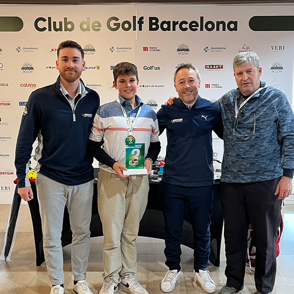 bcngolfacademy's tweet photo. El Torneo Navideño 2022, una fiesta de Navidad para la Barcelona Golf Academy. Esta es nuestra crónica especial. ¡Enhorabuena a todos, Felices Fiestas y mucho golf! ⛳️⬇️ https://t.co/YFR8uVfaKv https://t.co/9Fgj5fkNFb