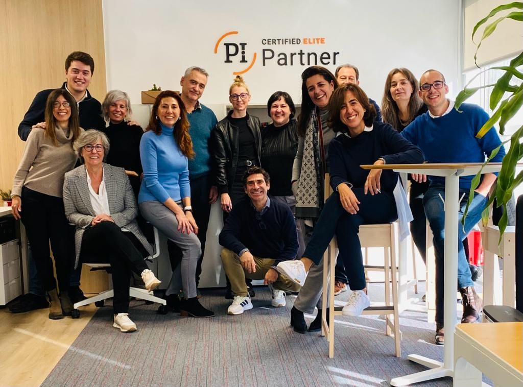 Esperta_PI's tweet photo. Cada Navidad nos reunimos todo el equipo para hacer balance del año. Qué nos deparará el 2023 no lo sabemos, pero sí tenemos un montón de buenos propósitos que compartiremos y disfrutaremos con mucha ilusión con todos nuestros clientes 🙌 . https://t.co/btrLHKq4uH