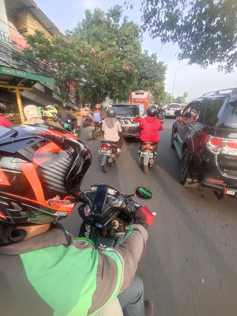Outstandjing's tweet photo. #RelationshipGuide :
Kalau si Dia beneran sayang, gak akan jemput pake Aerok
🙏 https://t.co/Mo1NgXPnUI