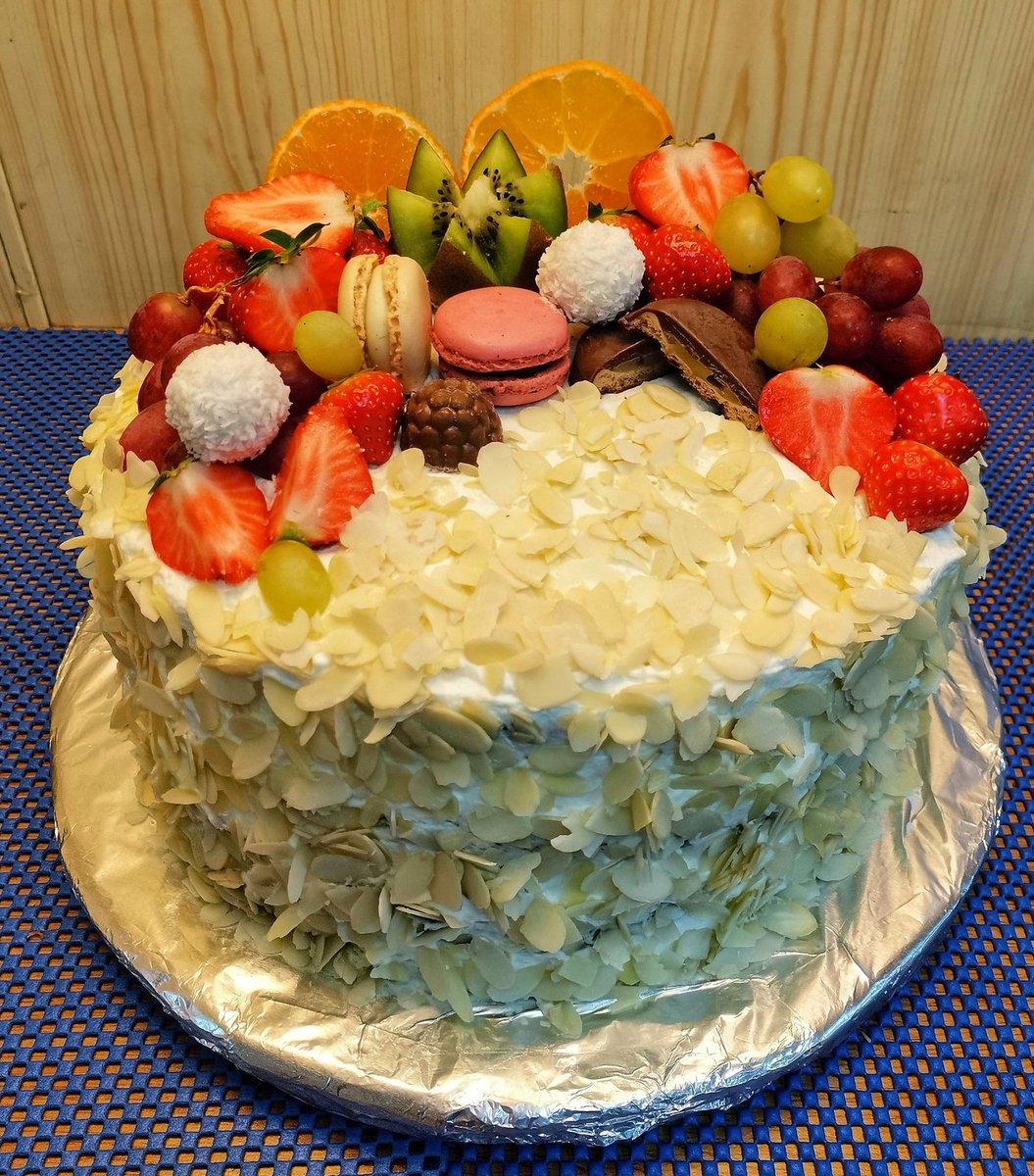 ruben_corella's tweet photo. #feliztarde #happyday #Motivation #Motivacion #foodie #cake #cakelover #food #sweetfood #sweetmeals #cakeslover #vegancake #dessert #almonds #frutas #fruits #pasteldefrutas #pastrylovers #gorgeous #vita #tartas #tartavegana #best #chef #gourmet https://t.co/ajivSevM8C