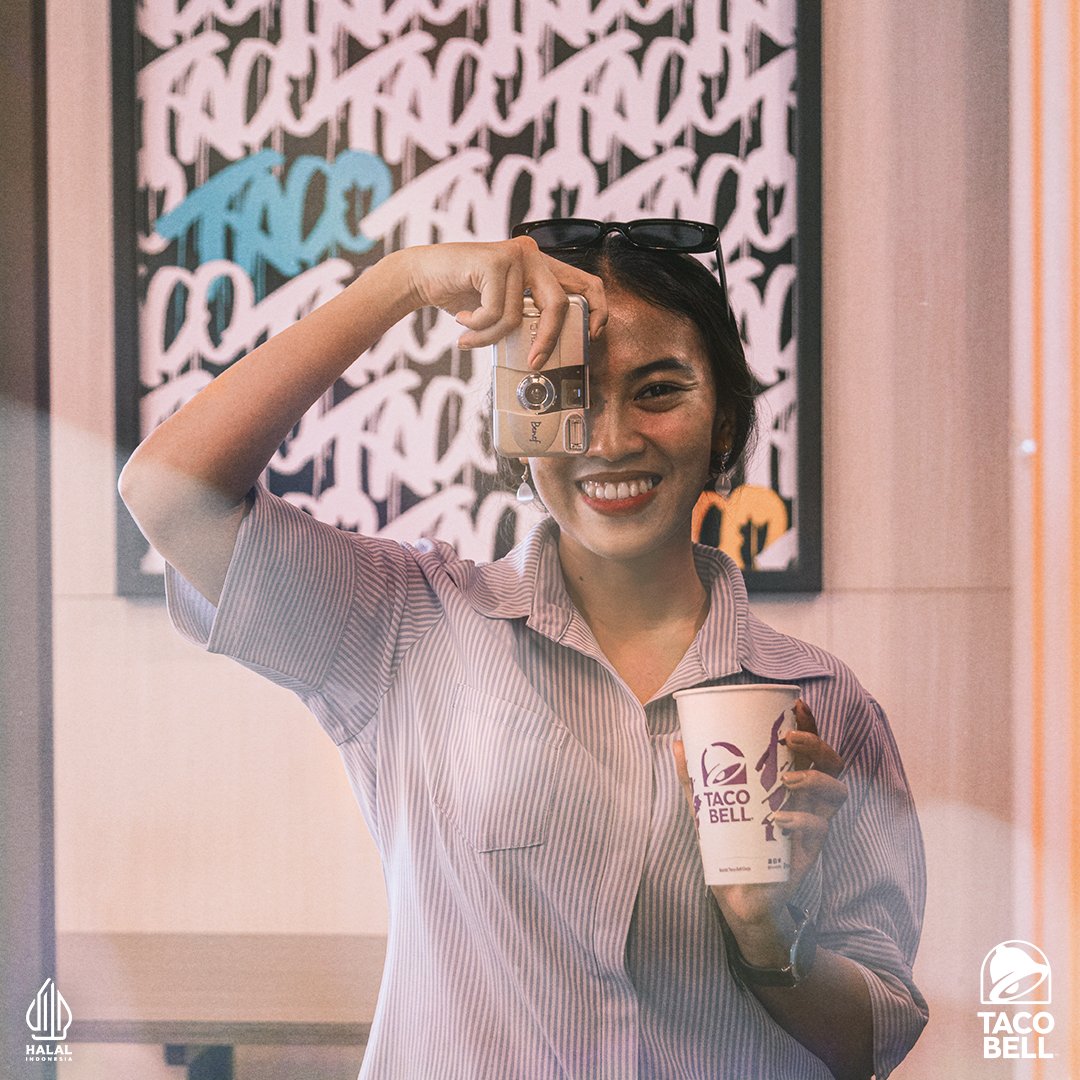 Fix wajib mirror selfie tiap lewat kaca, jangan lupa makan Taco Bell buat boost pede nya 📷✨

#WaktunyaTacoBell #TacoBellIndonesia