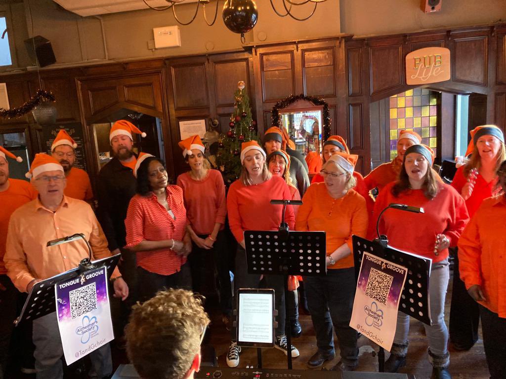 SarahFMorris's tweet photo. Choir number 10: the Tongue and Groove Choir in East Dulwich singing in the pub live on @BBCRadioLondon with @writtenbysalma 🎄 https://t.co/41a9TCpTKZ