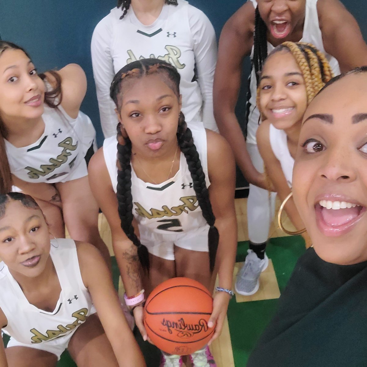 We On‼️ #LADYIRISHMENTALITY