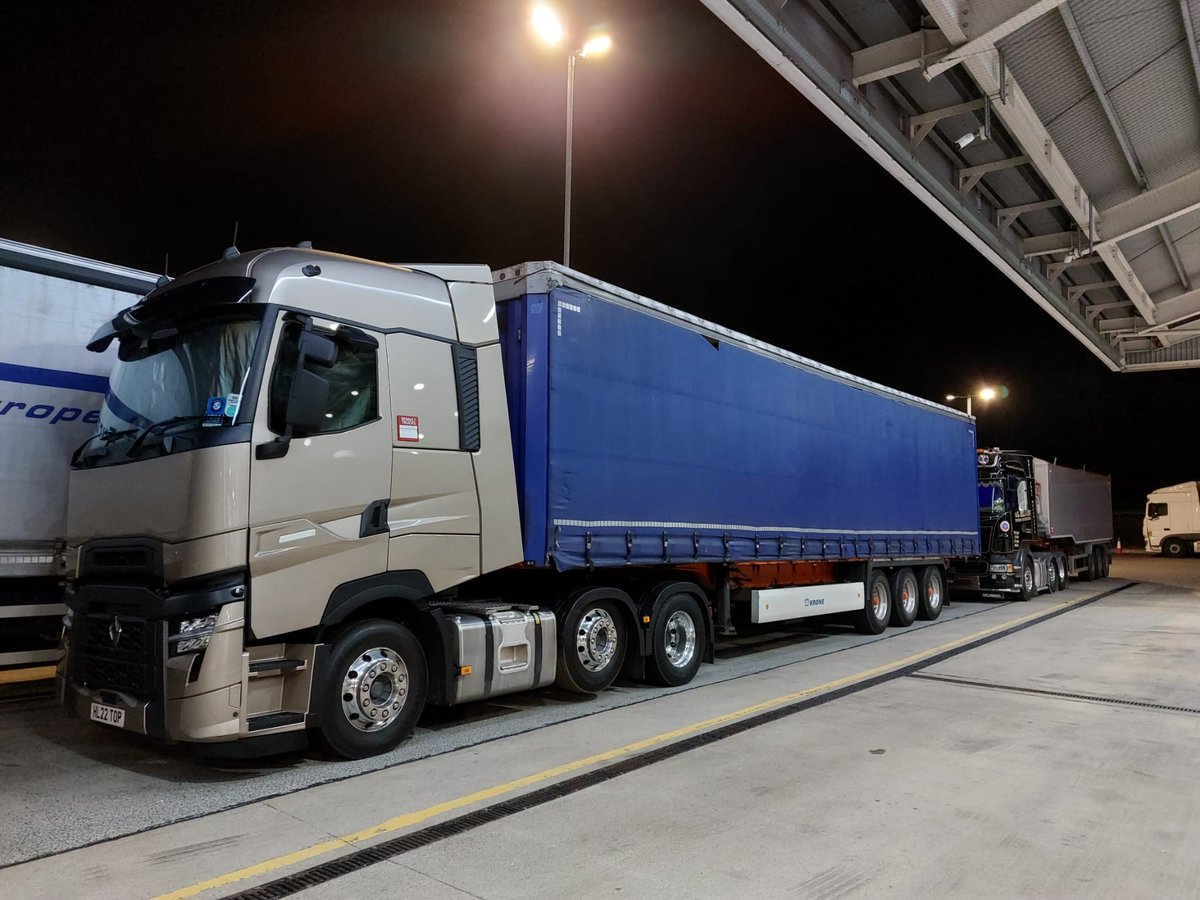 At Hilltop Transport Ltd, We don't just do flats! We have standard, high and sliding roof curtains. If we can help with anything give us a shout! #hilltoptransport