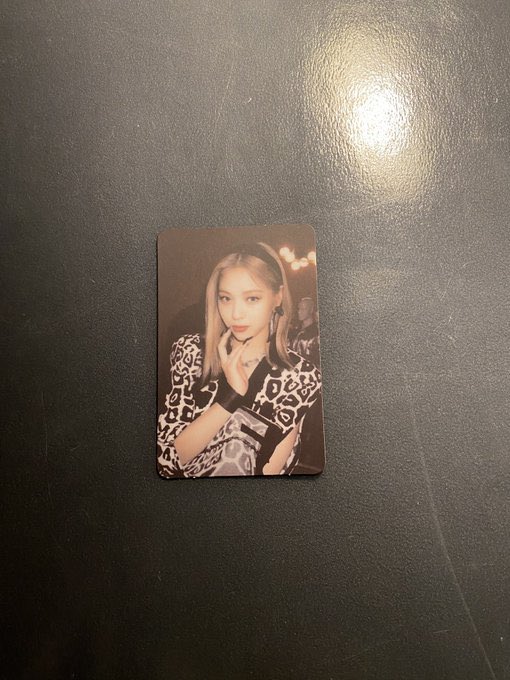ryujinlover8's tweet photo. wts lfb ph ☆★ 

itzy ryujin gw limited edition 
↳ php 300 (dm to negotiate) 

mop: gcash 
mod: ggx 

reply to claim 

# itzy ryujin limited edition https://t.co/sWikjSMUWz