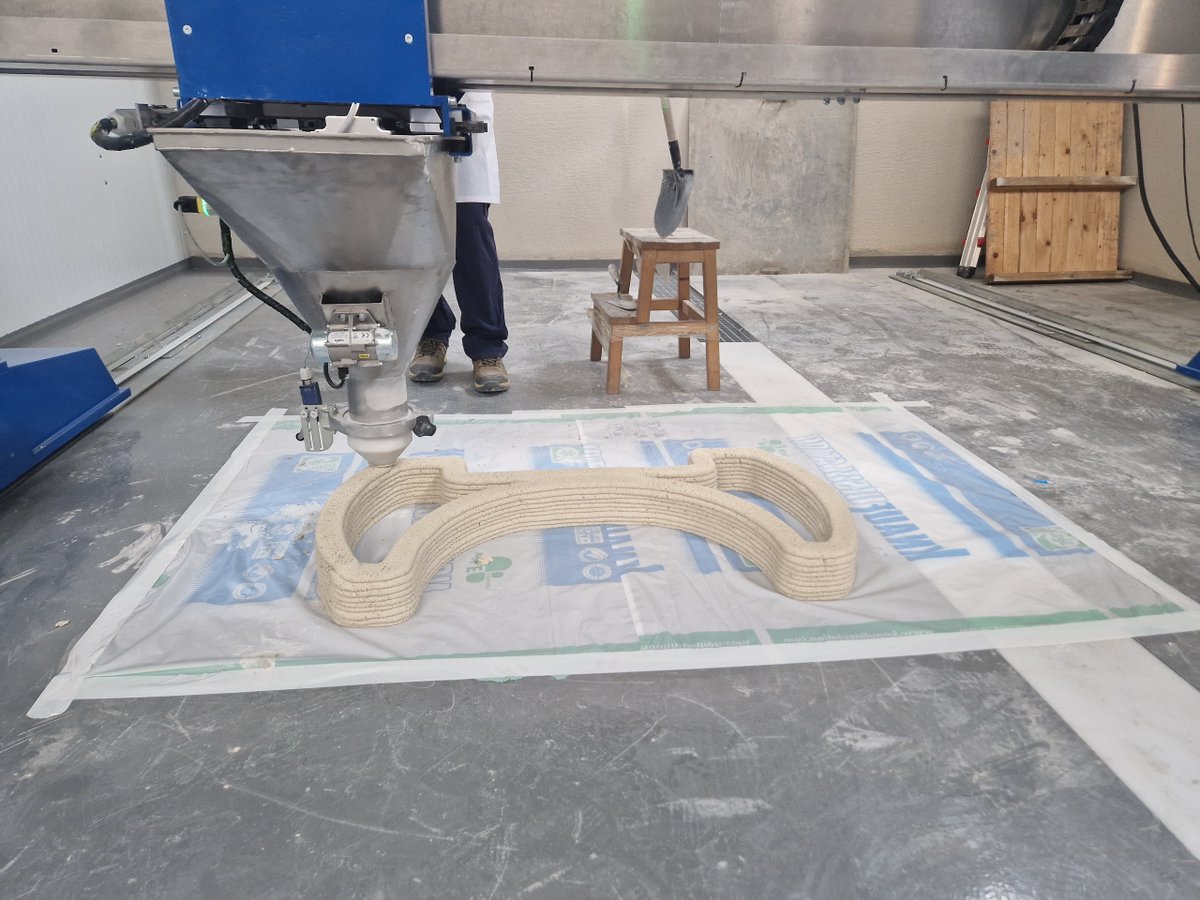 🏭 El <a href="/CTCON/">Centro Tecnológico de la Construcción</a>  abre una nueva línea de investigación de #FabricaciónAditiva.

💥 Ha adquirido una impresora 3D para materiales base cemento.

📰 Toda la info aquí: bit.ly/3WefT71