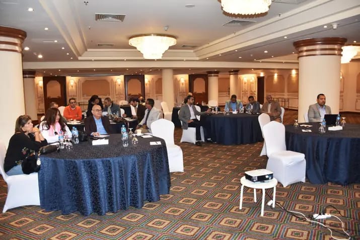 HCWWeg's tweet photo. رئيس مياه الاقصر يستعرض الموقف التنفيذى لم��روع الدعم الفنى للحلول المتكاملة بحضور وفد الوكالة الأمريكية للتنمية
https://t.co/rRb3lhNsHt https://t.co/ZDMwjmtOCW