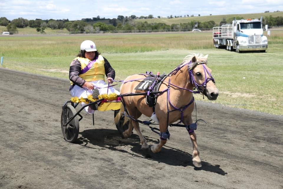 HollyMelksham's tweet photo. #lastracemeetingatmarburg#winner#wes https://t.co/CqTQzjeeji
