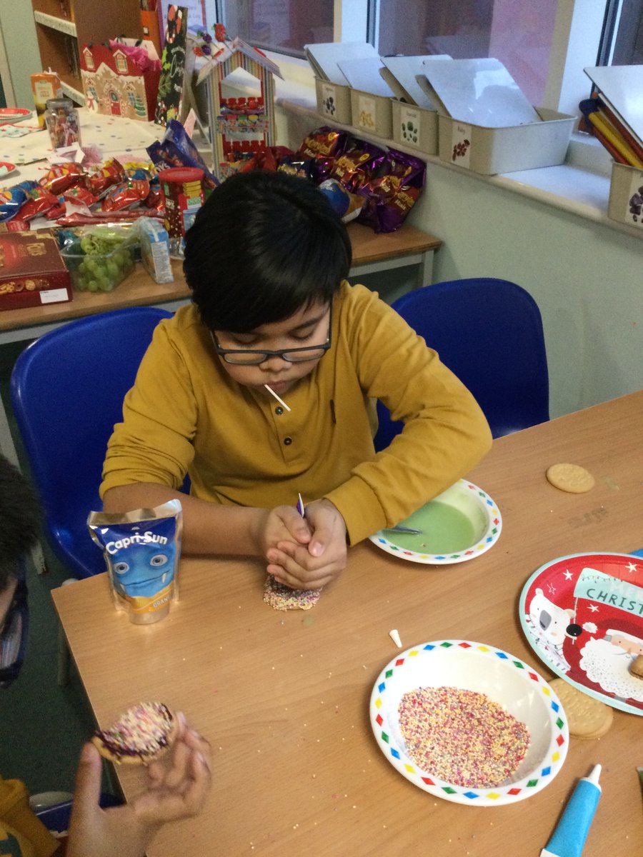 BJ_Year5's tweet photo. Sargasso thoroughly enjoyed their class party with lots of fun, games and snacks! #ChristmasParty 
@BenJonsonSchool
 🎄🎉 https://t.co/1poRN2Gcts