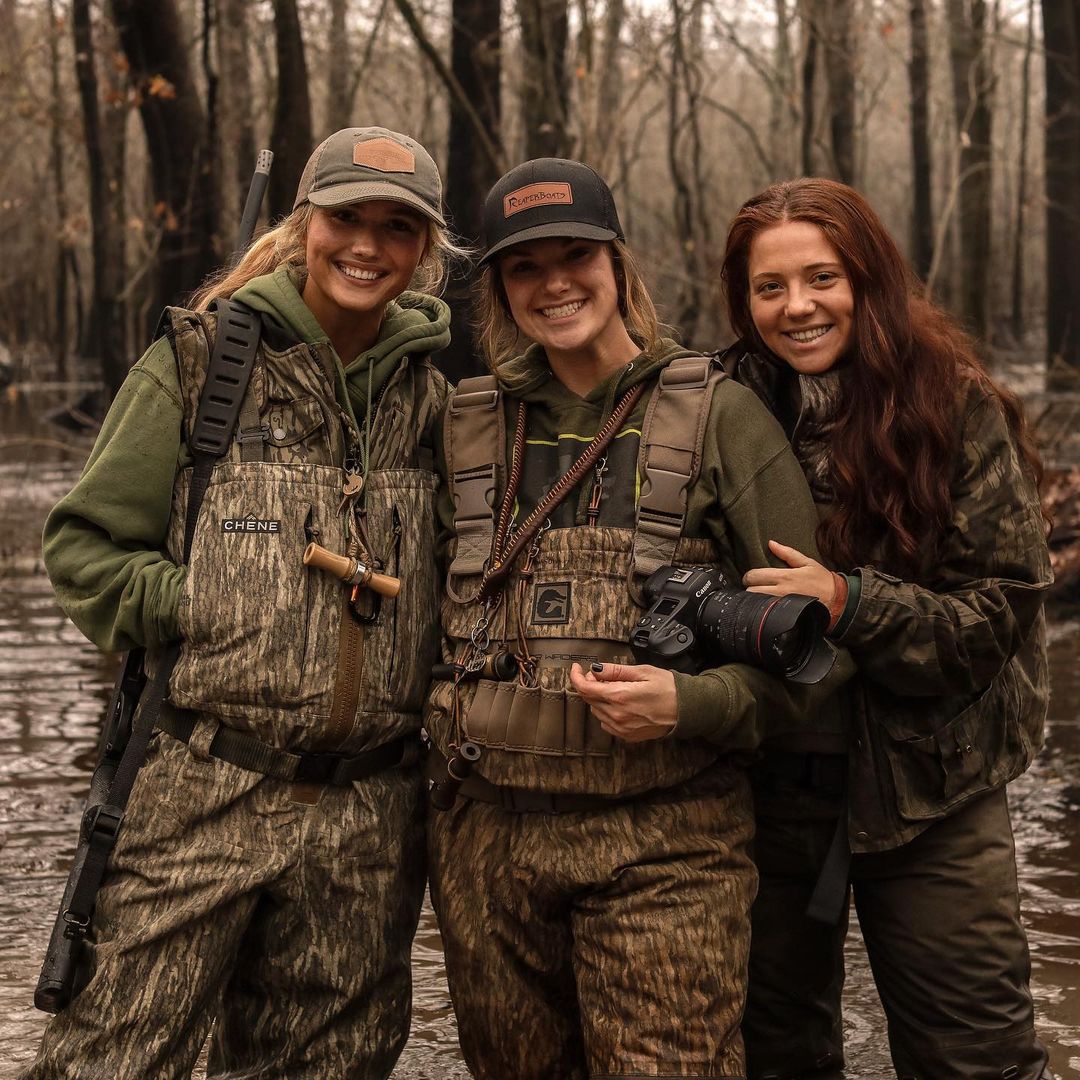 Huntinglover559's tweet photo. Always special to be apart of someone's first hunt.... welcome to it.
#Hunting #howdoyouhunt #girlswhohunt #outdoors https://t.co/PQqaEIDT6u