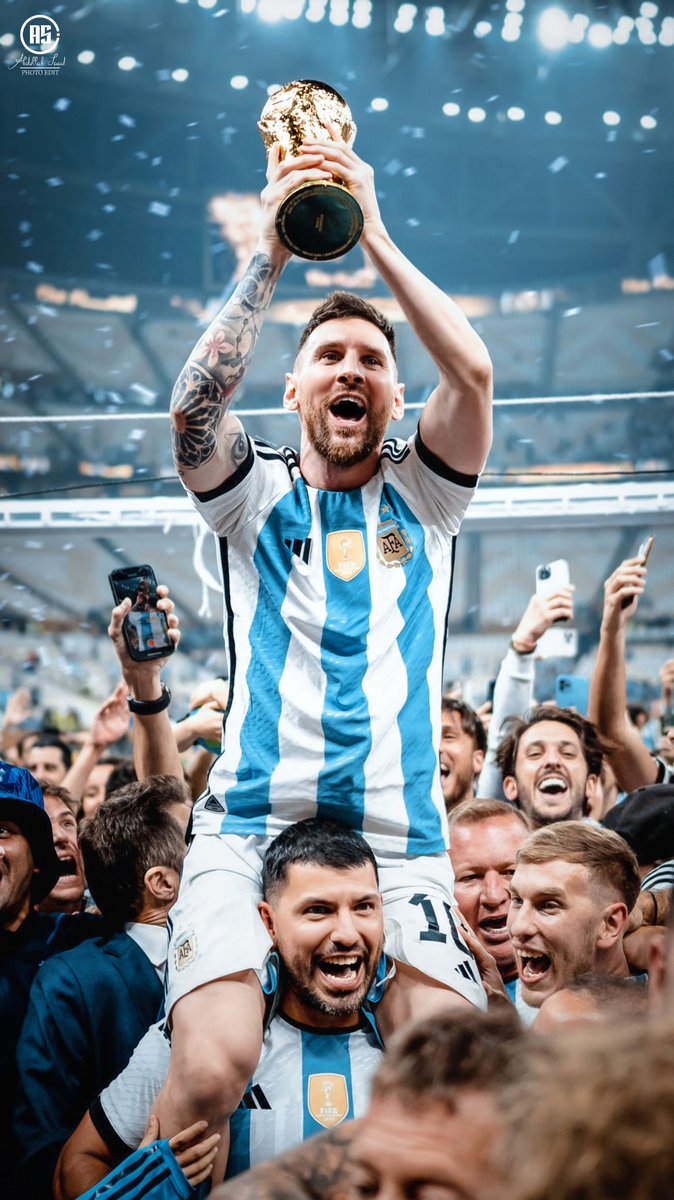 Abdullah10Saad's tweet photo. Champions Of The World 🏆
Leo Messi 👑❤
#leomessi #Messi𓃵 #messi4k #4k https://t.co/1pJXwWOsBE