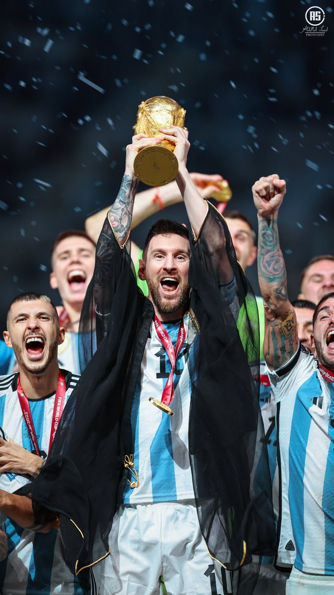 Abdullah10Saad's tweet photo. Champions Of The World 🏆
Leo Messi 👑❤
#leomessi #Messi𓃵 #messi4k #4k https://t.co/1pJXwWOsBE