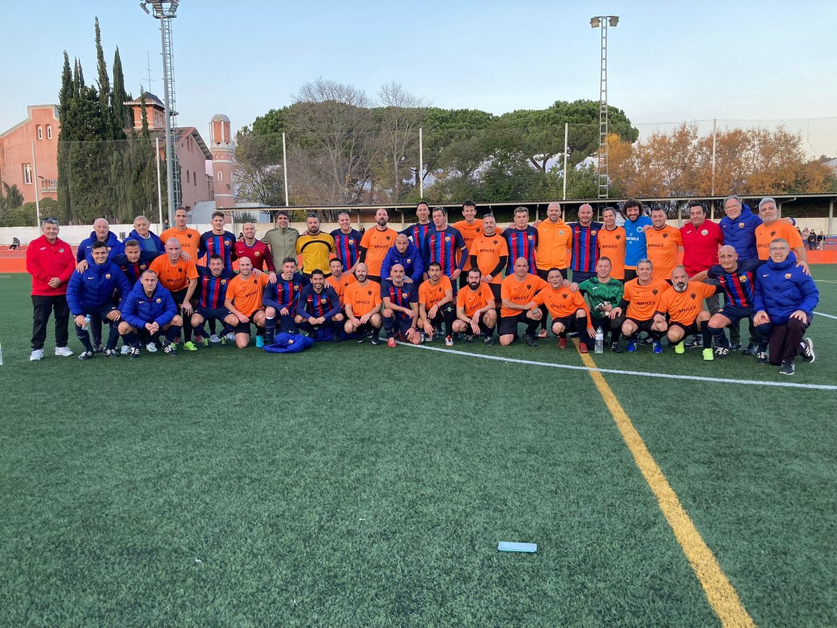 FCBjugadors's tweet photo. 🏆 Victòria solidaria de l'AJFCB Masculí a Montmeló 

#seguimenjoc per les bones causes, un partit benèfic a favor de @SJDbarcelona_es 🔵🔴 Gràcies @cfmontmeloue per la invitació! https://t.co/WoYVoy3bT6