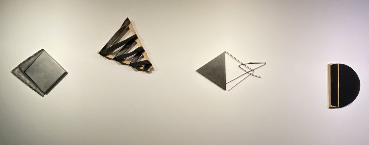 👩🏻‍🎨 ‘SECOND LIVES: Rivers, Oceans, Forests and Dust. Tales by female Spanish artists’. Se puede visitar gratis de lunes a viernes de 10 a 18.00 h. hasta el 17 de febrero de 2023📍Europe House: 32 Smith Square #London 🇬🇧 Aviso: hay que llamar al timbre 🛎️