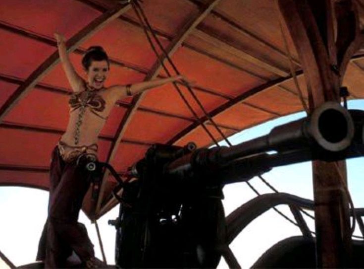 SlaveLeia_'s tweet photo. #CarrieFisher as #SlaveLeia #BehindTheScenes #princessleia #LeiaOrgana #StarWars #80smovies #80s https://t.co/e5Mpz3xOqs