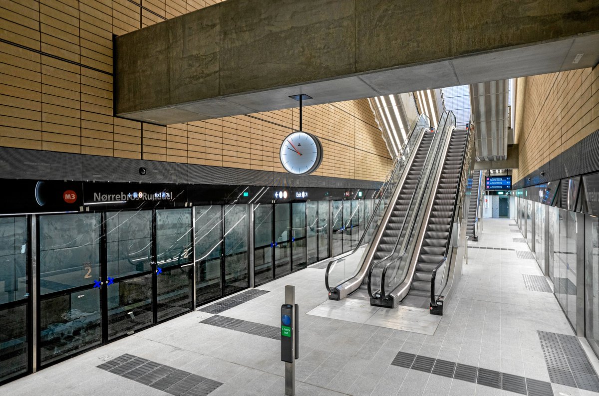 I haven't been to Denmark for several years, and I must say while the danish Metro is an architectural marvel, the ticking and payment experience with #rejsekort is a kafkaesque experience stuck in the past. 🧵