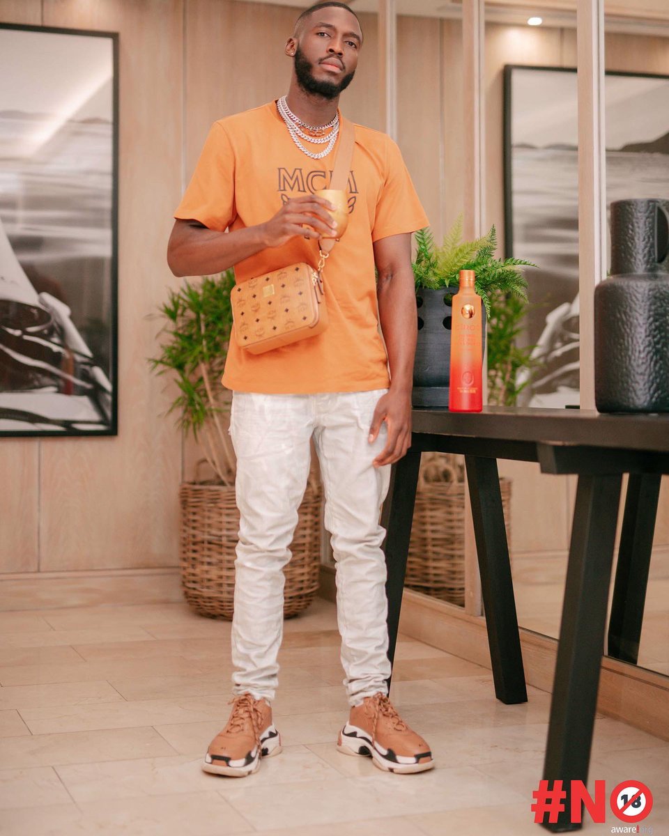 DaliWongaSA's tweet photo. #cirocyoursummer
#cirocsummercitrus☄️🍹 https://t.co/38JUP56d2g
