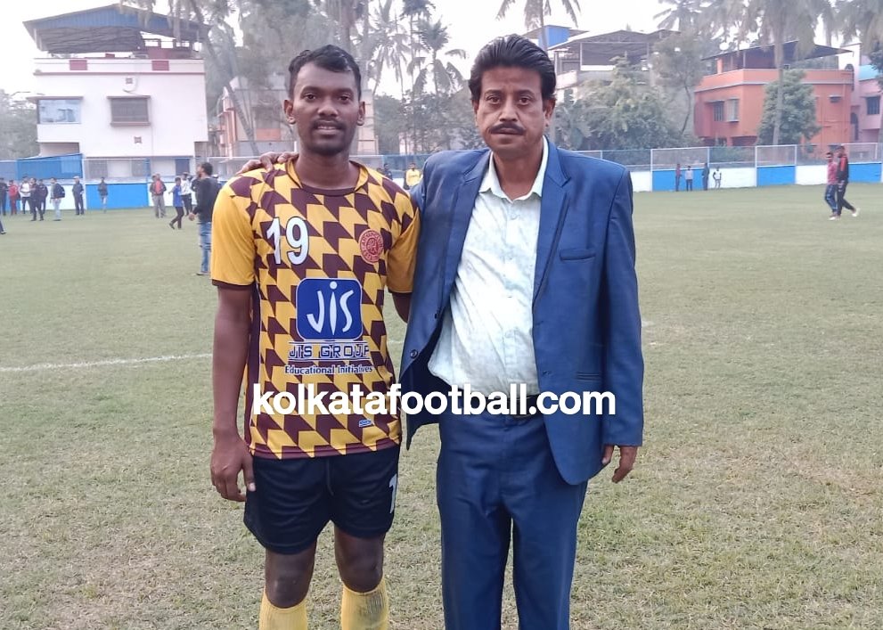 Kol_Football's tweet photo. MLA Cup in Madhyamgram 
Aryan Club beat Netaji Brigade in 2-0
Scorer: Krishna Soren -2
M. O. M. -  Krishna Soren
#AryanClub #NetajiBrigade #IndianFootball https://t.co/TQ2KhTpiI1