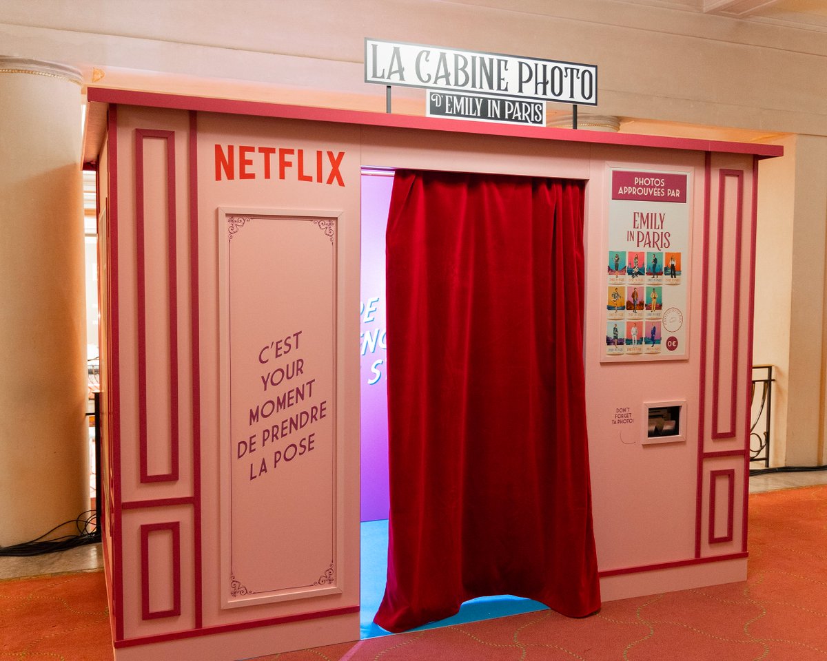 La Cabine Photo d'Emily in Paris ouvre ses portes à Paris, Marseille et Lyon pour la sortie de la saison 3 !

Rendez-vous demain de 10H à 20H pour poser et repartir avec votre photo gratuitement imprimée.