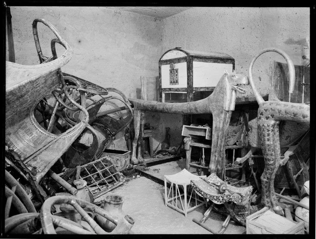 discoveringTut's tweet photo. Photographing &amp; planning.
Write Maudsley.
Write Allenby.
#OnThisDay #OnThisDate #Tutankhamun #tutankhamun100 https://t.co/NbK3UILgH9