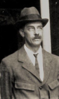 Mace arrived.
#OnThisDay #OnThisDate #Tutankhamun #tutankhamun100