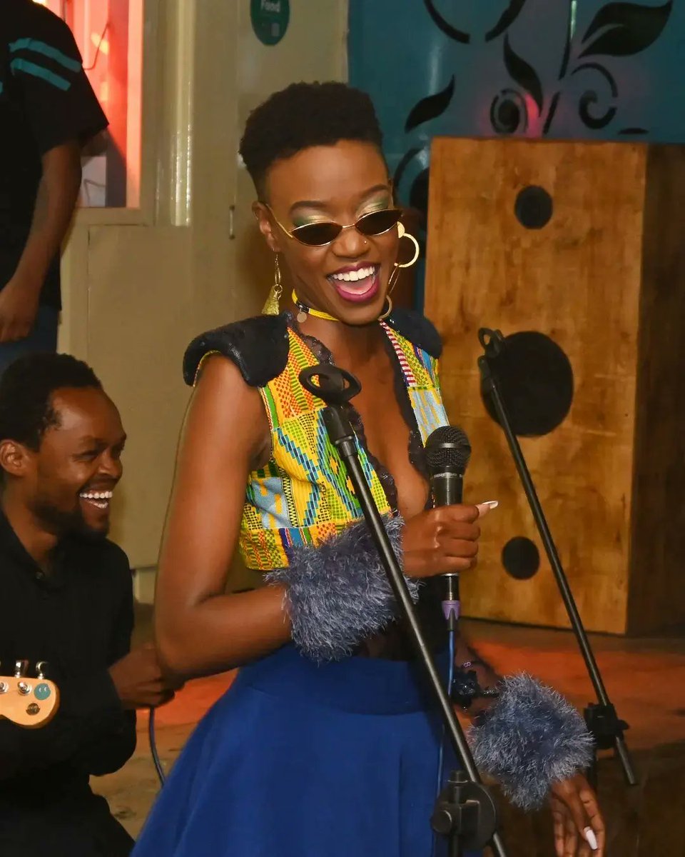 AurieMusiq's tweet photo. Shmood for tonight! Thank you for streaming and sharing #Aurientation
Join me and Your Hair Band tonight at NSK as we close the year in style and celebrate you! https://t.co/YUzfcdtfkM