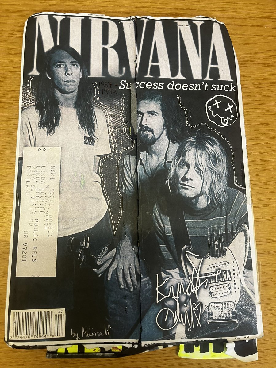 Well done to Melissa in S2 for winning the S2 poster competition 🤩