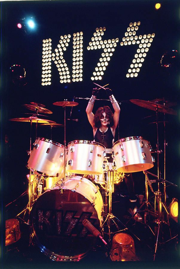 Happy birthday to Peter Criss!    